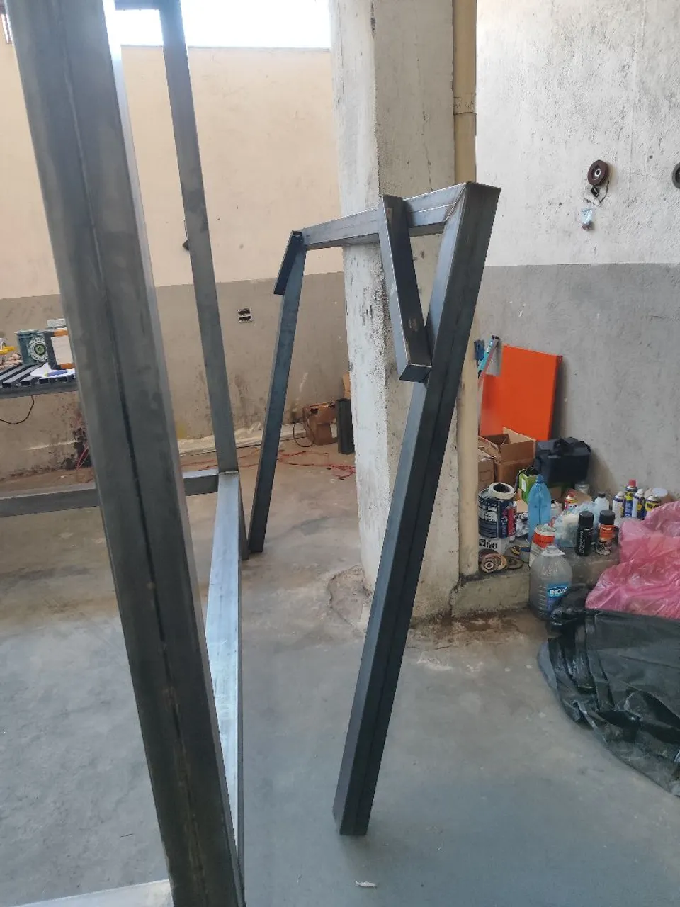 Vaga para soldador MIG / SERRALHEIRO